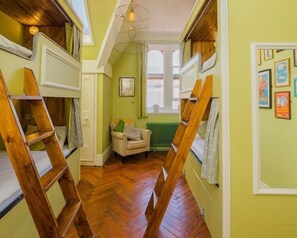 Ropa de cama y acceso para silla de ruedas 