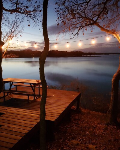 SLEEPS 14- Serene Lakefront Retreat, Best Views on the Lake