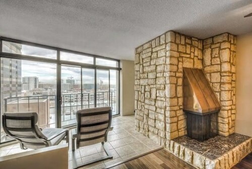 2 BR condo in heart of LoDo with great amenities