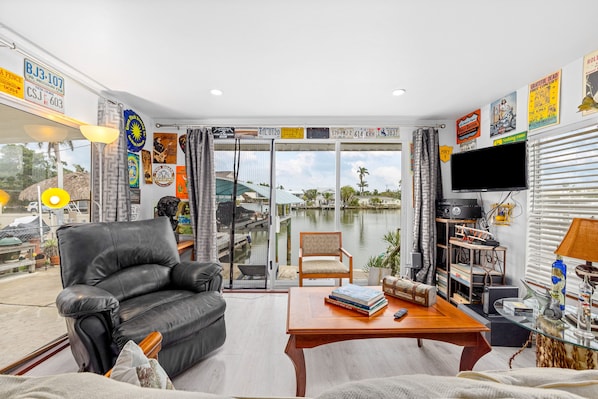 Interior - Waterfront home with kayaks, washer/dryer & fast WiFi (Goodland)