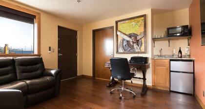 Aviation Suites: The Hangar Suite