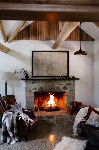 Luxury vineyard log cabin in the Yarra Valley