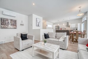 Smart TV, fireplace, music library