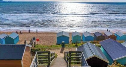 Luxury SeaWay sleeps 12, playroom/xbox/hot tub/private chef