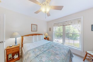 3 bedrooms, bed sheets - Inviting dog-friendly home with firepit & Ping-Pong - near Acadia National Park (Ellsworth)