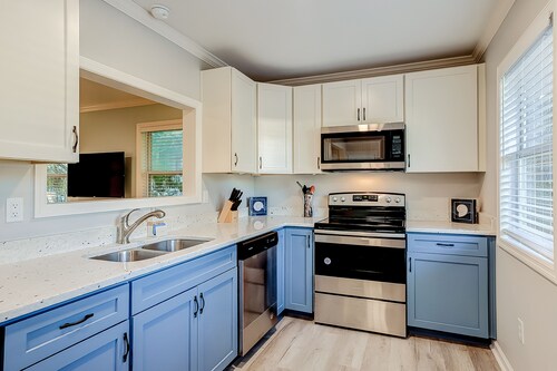 Dog-friendly house with washer/dryer, gas grill, & patio - close to beach