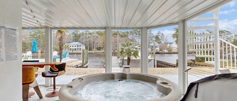 Bain à remous extérieur