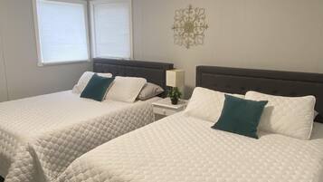 Desk, iron/ironing board, WiFi, bed sheets