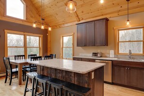 Fridge, microwave, stovetop, dishwasher - Spacious Cabin: 10 Mi to Sunday River Skiing! (Bethel)