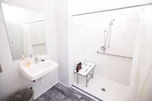 Douche, serviettes fournies