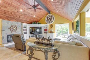 Televisión, videojuegos, reproductor de DVD y libros 