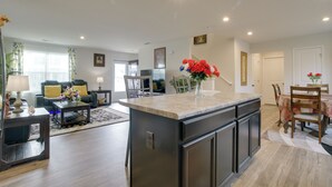 Unclassified image, 4 of 28, button - 9 Mi to Duke University: Spacious Home w/ Yard! (Durham)