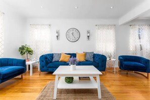 TV connectée, jeux vidéo, livres