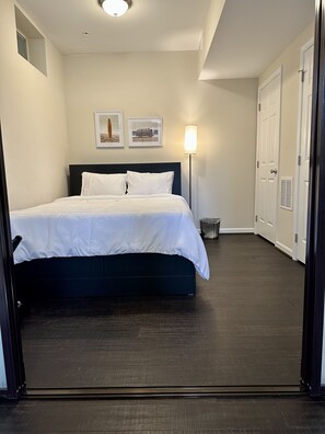 4 habitaciones, escritorio, wifi gratis y ropa de cama