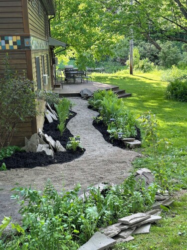 Spacious, private and peaceful 1st floor Apartment on Fly Creek 