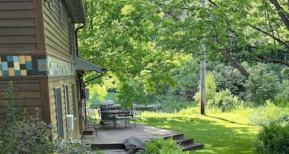 Spacious, private and peaceful 1st floor Apartment on Fly Creek