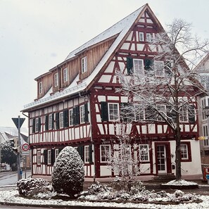 Front of property - Rose Boardinghouse (Grossbottwar)