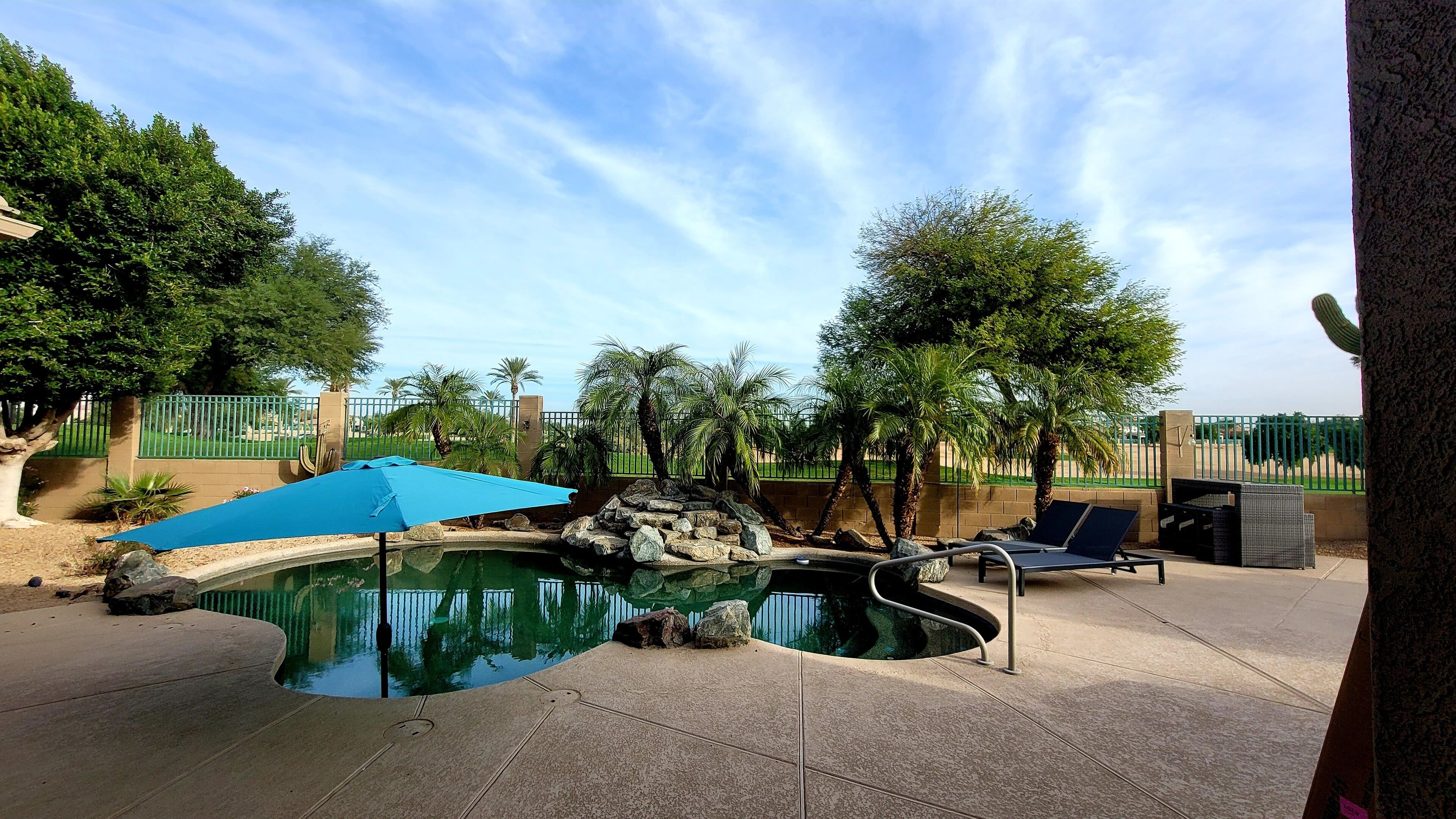 Private Heated Pool on Golf Course--15 min to Cardinals Stadium!