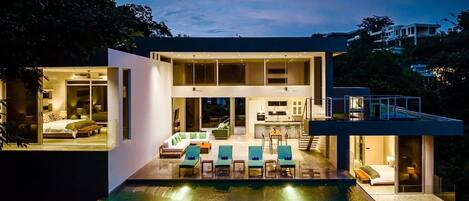 Outdoor pool, an infinity pool