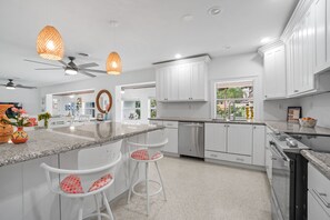 Fridge, microwave, oven, stovetop - Heated Pool-Oversized Master - Close to Beach - Centrally Located 4 Bed / 3 Bath (West Palm Beach)