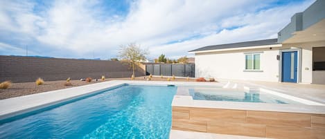 Piscine extérieure, piscine chauffée