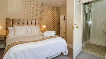 Cottage | 8 bedrooms, individually decorated, individually furnished, free WiFi