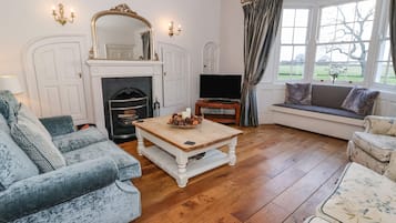 Cottage | Interior