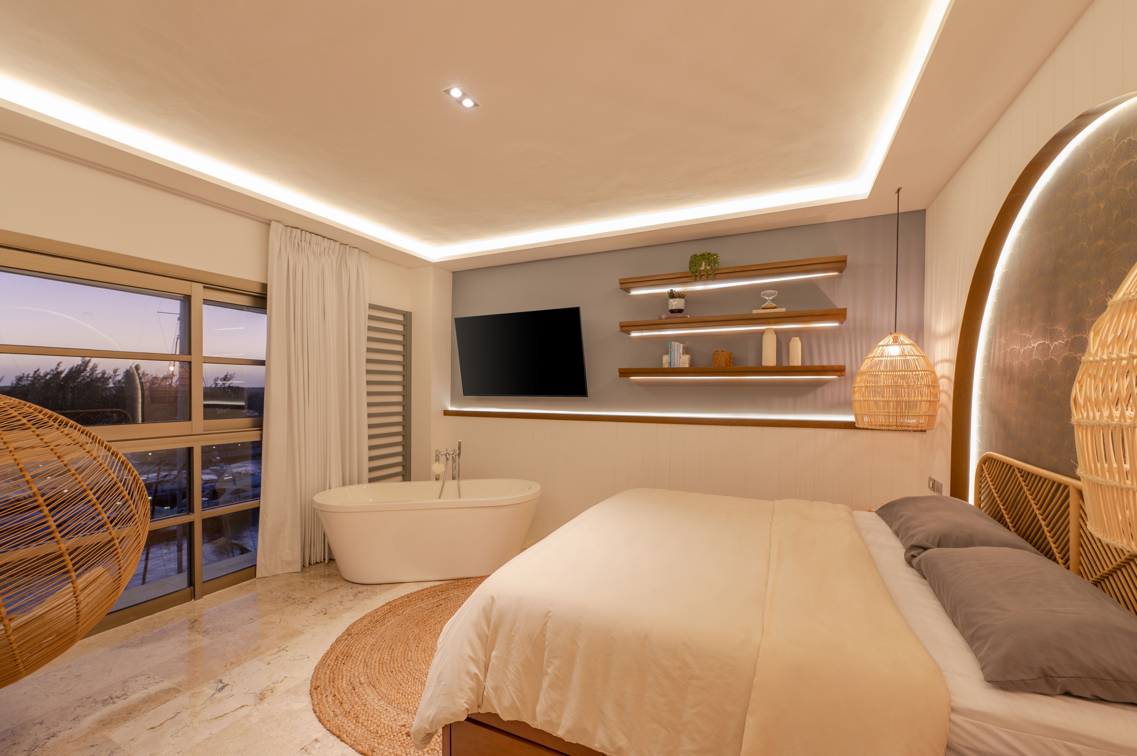2 bedrooms, travel crib, WiFi (free), bed sheets