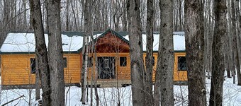 Northern MI Log Cabin Inn–Hot Tub, Trails, Pools, Golf