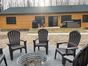 Terrace/patio - Northern MI Log Cabin Inn–Hot Tub, Trails, Pools, Golf (Elmira)