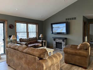 Smart TV, fireplace, books - Northern MI Log Cabin Inn–Hot Tub, Trails, Pools, Golf (Elmira)