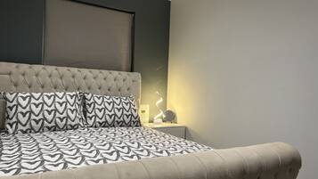 Apartment, 1 Queen Bed | 1 bedroom, iron/ironing board, free WiFi, bed sheets