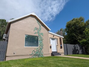 Exterior - Denver Oasis · 5BR · 7-Seat Hot Tub · Sleeps 16 (Denver)