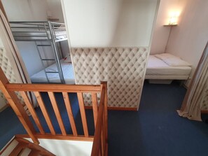 3 bedrooms - superb renovated 2 rooms mezzanine villa with swimming pool (LE CAP D AGDE)