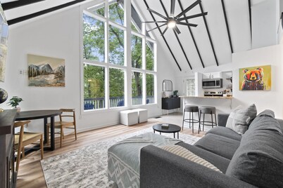 Escape to Shenandoah River, Hot Tub after a Hike! 