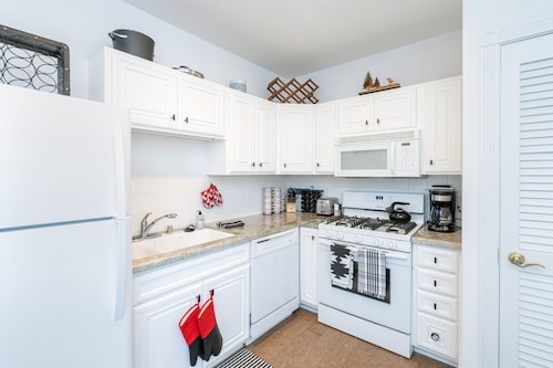 Stunning Views, Perfect Location!