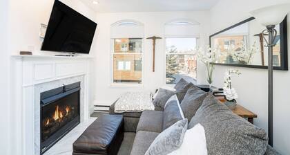 Stunning Views, Perfect Location!