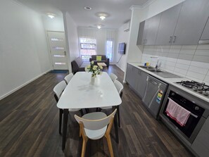 Private kitchen - Serenity 7 - Whole House (Pakenham)