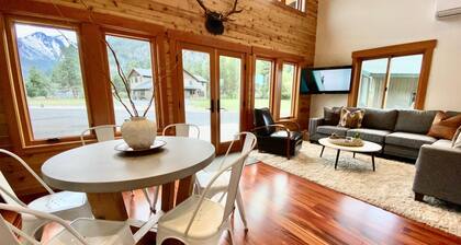 King Bed • Hot Tub • Views • Fire Pit • Fast WiFi