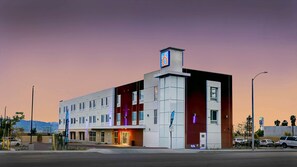 Exterior - Motel 6 Highland, CA – San Bernardino – East (Highland)