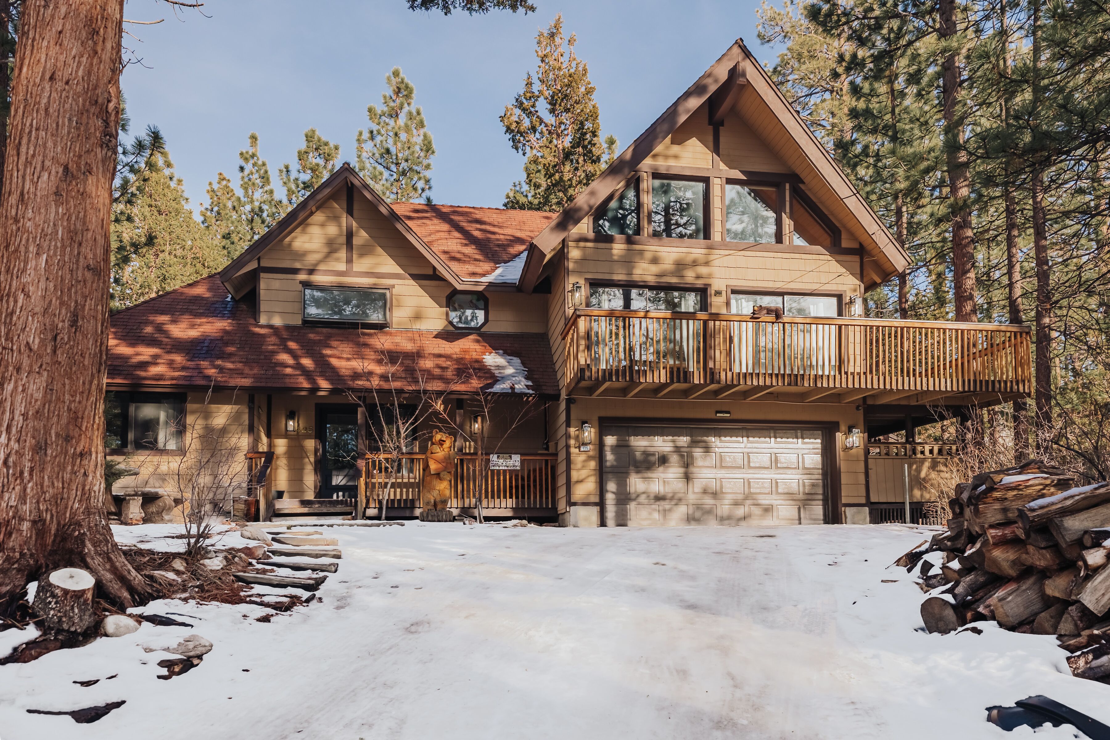 GORGEOUS Remodel, Dog/Kid Friendly, Gameroom, Indoor SAUNA, SPA! 