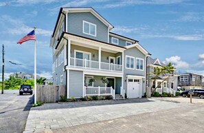 Exterior - Dream Beach House packed with Style, Comfort, and Convenience (Mantoloking)