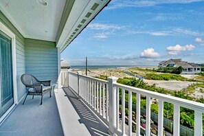 Terrace/patio - Dream Beach House packed with Style, Comfort, and Convenience (Mantoloking)