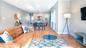 Unclassified image, 3 of 26, button - 3BR Comfy Bungalow 1747! Medical Center, Stadiums! ⭐️⭐️⭐️⭐️⭐️ (Houston)