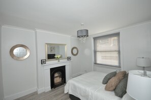 1 camera, ferro/asse da stiro, Wi-Fi, lenzuola