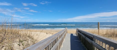 靠近海滩、沙滩毛巾
