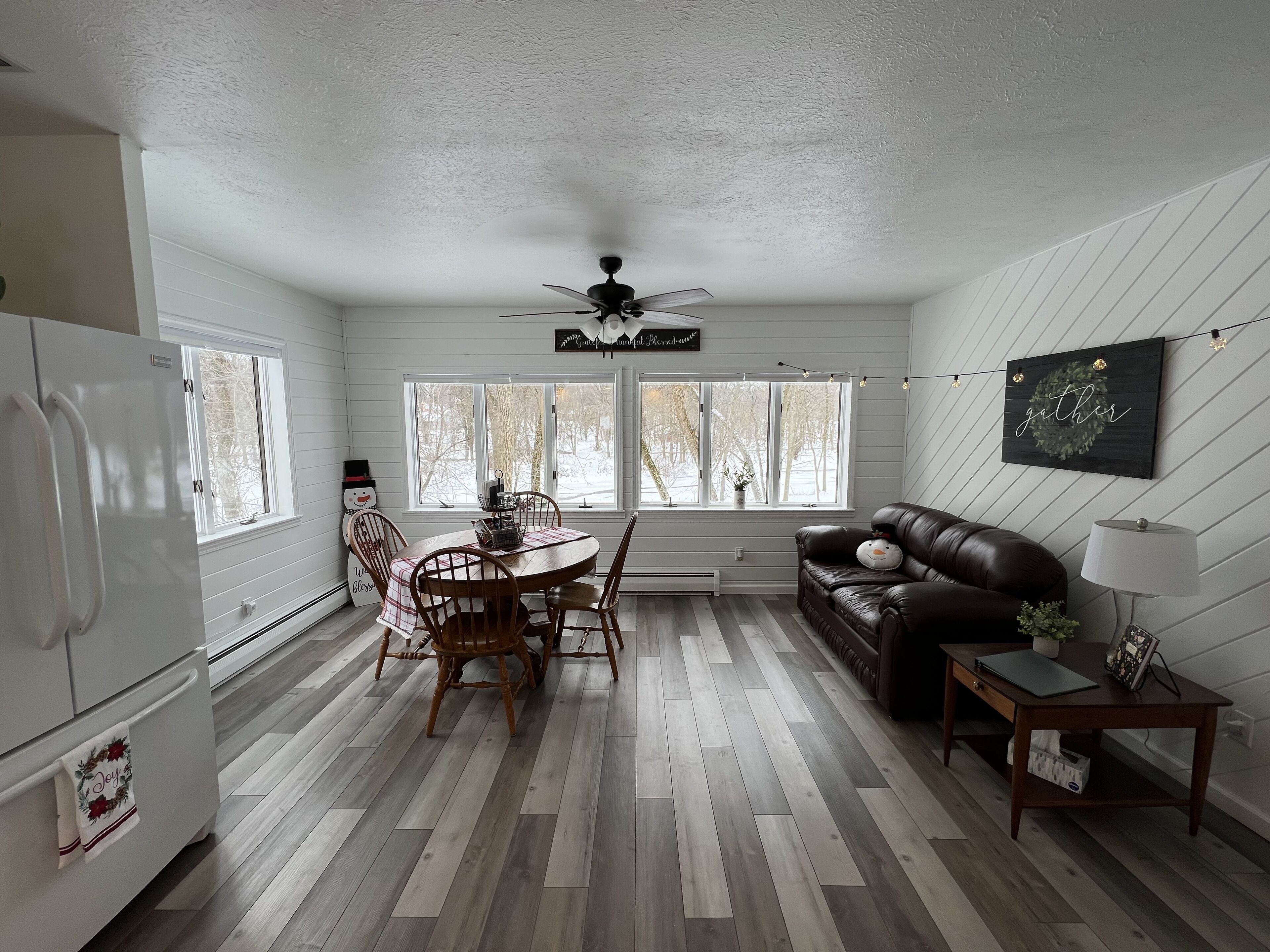 Entire Cottage on the Deer River with 2 Bedrooms