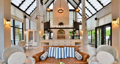 British style home - 6 bedrooms Private Residence