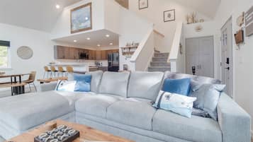 Una Smart TV, una chimenea