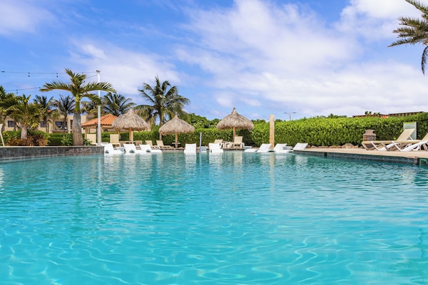 Studio (2 Bedrooms) | Property amenity